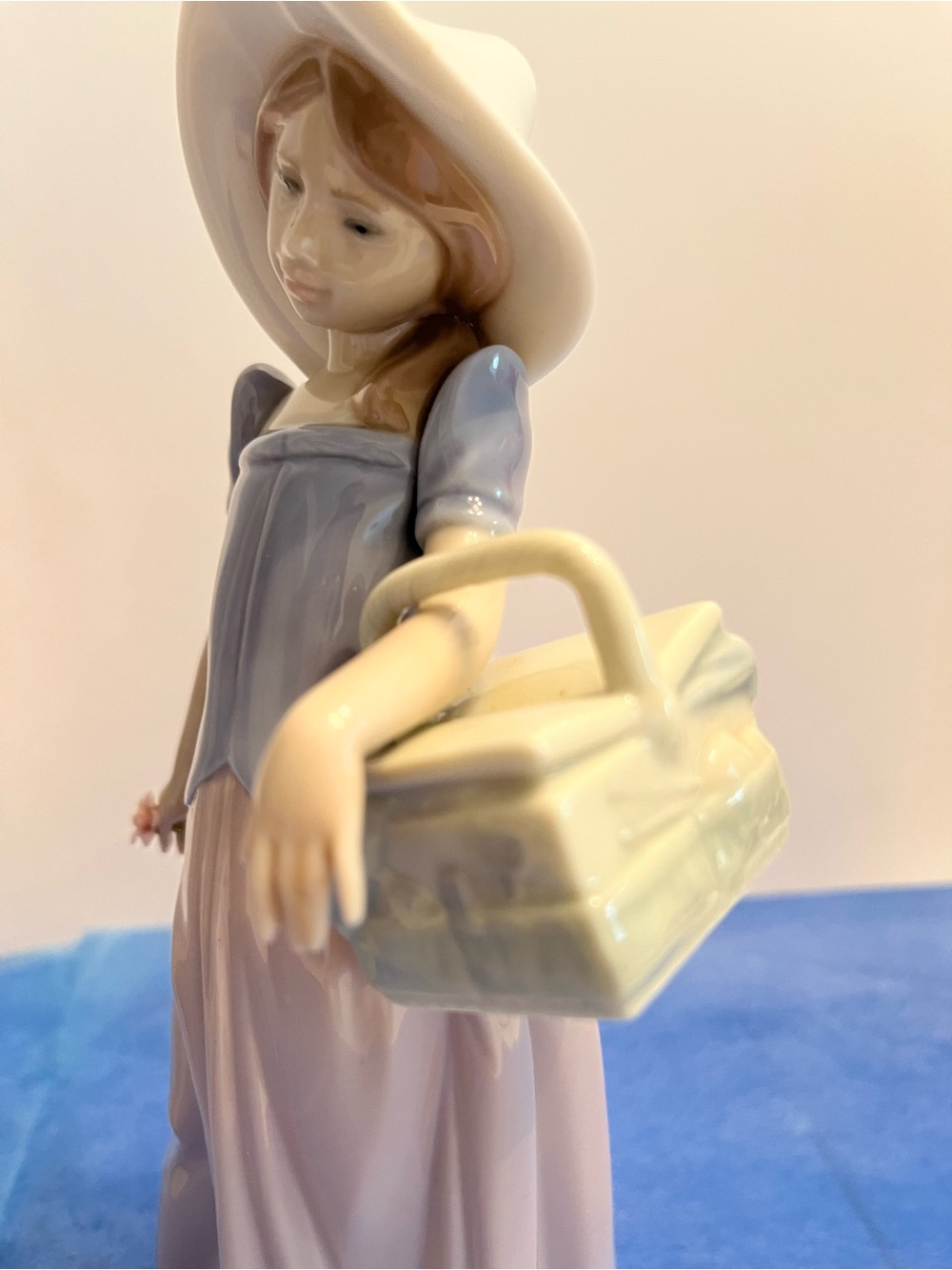 Lladro TAILOR MADE #6489 Retired vintage porcelain seamstress figurine